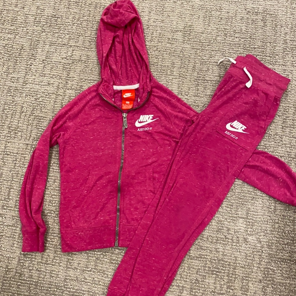Adorable girls sz 6X Nike matching sweatshirt and sweatpants cotton outfit